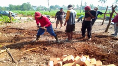 Photo of Warga Kelurahan Rejosari Kembali Lakukan Gotong Royong Bersihkan Sampah