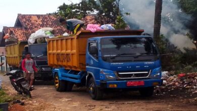 Photo of Warga Kelurahan Rejosari Gotong Royong Bersihkan Sampah
