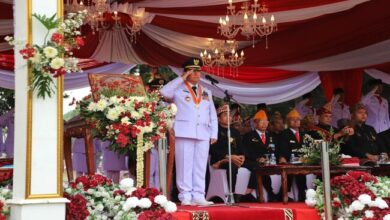 Photo of Peringati HUT RI Ke-79: Pj. Bupati Nukman Pimpin Upacara Hingga Ziarah Nasional
