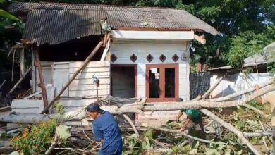 Photo of Angin Kencang Rusak Rumah Warga di Desa Kembang Tanjung