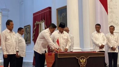 Photo of Presiden Prabowo Subianto Tandatangani Peraturan Pemerintah (PP) Penghapusan Piutang Macet UMKM