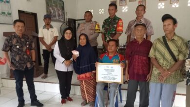 Photo of Pemerintah Desa Semuli Jaya Salurkan Bantuan Langsung Tunai (BLT) Dana Desa Tahap I Tahun 2025
