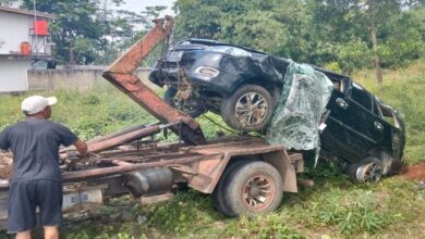 Photo of Kecelakaan Tunggal Mini Bus Inova di Jalan Lintas Sumatra, Enam Orang Alami Luka Ringan