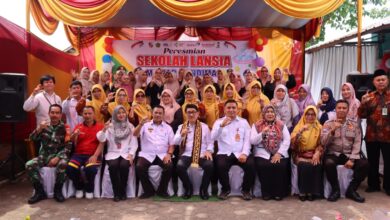 Photo of Bupati Lampung Utara Resmikan “Sekolah Lansia Mawar” di Desa Candimas