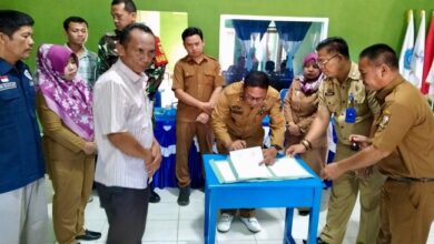 Photo of Pemerintah Desa Blambangan Pagar Lakukan Serah Terima Pekerjaan Fisik Tahap Pertama Tahun 2025