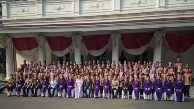 Photo of Kombes Pol. Gazali Ahmad, S.I.K., M.H. Dampingi Istri Ikuti Pembekalan P4N dari Gubernur Lemhannas RI Angkatan 68