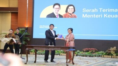 Photo of Sri Mulyani Resmi Serahkan Jabatan Menteri Keuangan kepada Purbaya Yudhi Sadewa